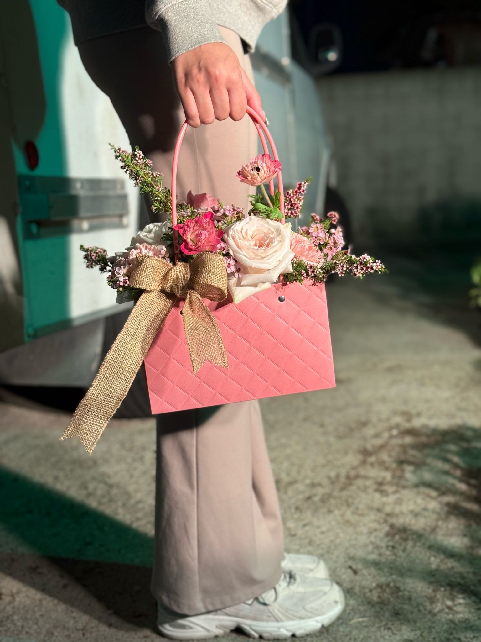 QOL bouq pink bag